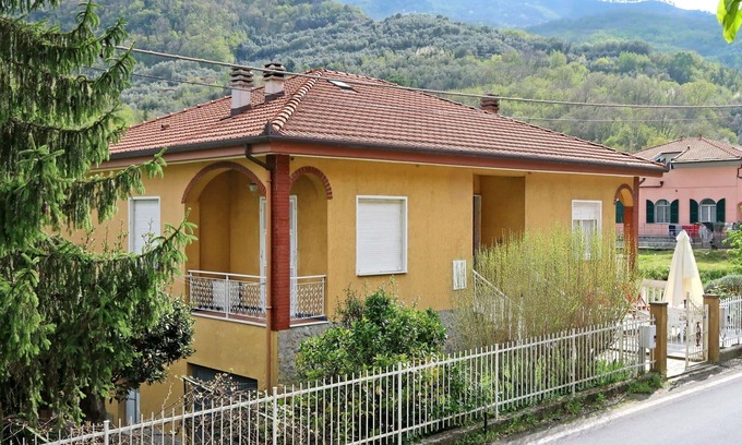Rossi House | Stunning villa for 4 guests with TV and terrace