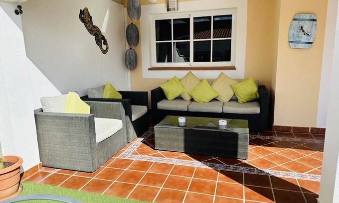 Caleta de Fuste Villa | STUNNING VILLA WITH HOT TUB, 10 MINS WALK TO THE BEACH,WITH COMMUNAL POOL.