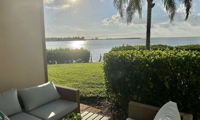 Isla del Sol Condo | Stunning waterfront 2B/2B close to beaches and downtown is work/play paradise!