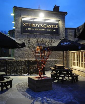 Tackley Hotel | Sturdy`s Castle - Historic Coaching Inn near Blenheim Palace, Oxfordshire