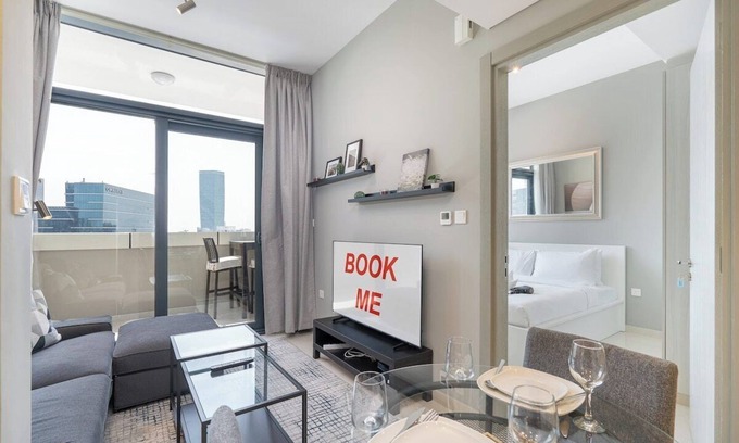 Downtown Dubai Apartment | Stylish 1-Bedroom Apartment with Stunning Canal Views at Business Bay!