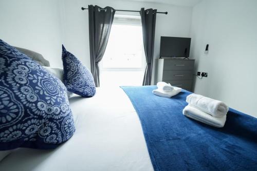 Bon-y-maen Apartment | Stylish 1-Bedroom Apartment sleeps 4