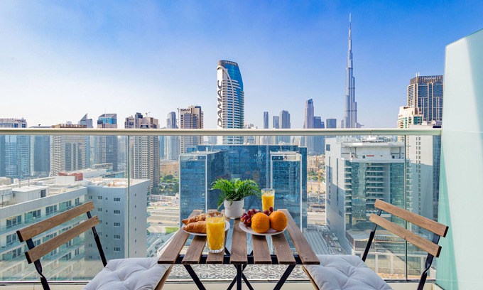 Downtown Dubai Apartment | Stylish 1BR Business Bay - Burj View - Pool & Gymn