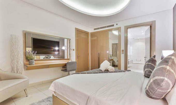 Business Bay Apartment | Stylish 1BR in Business Bay | Burj Khalifa View