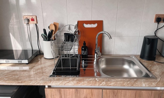 Labone Apartment | Stylish 1BR in Labone, WiFi/DSTV