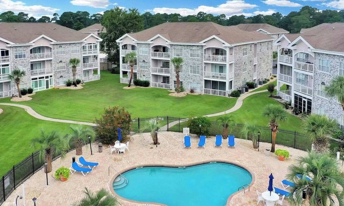 Central Myrtle Beach Apartment | Stylish 1BR on the ground floor