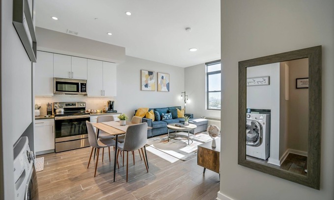 Hackensack Apartment | Stylish 1br Unit. Parking. Easy Ride to NYC