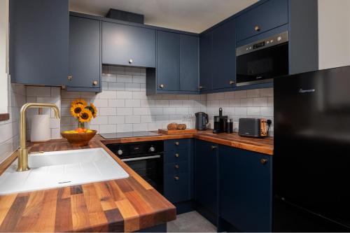 Southampton City Centre Apartment | Stylish 2-Bed City Centre Apartment with Free Parking - At Hem