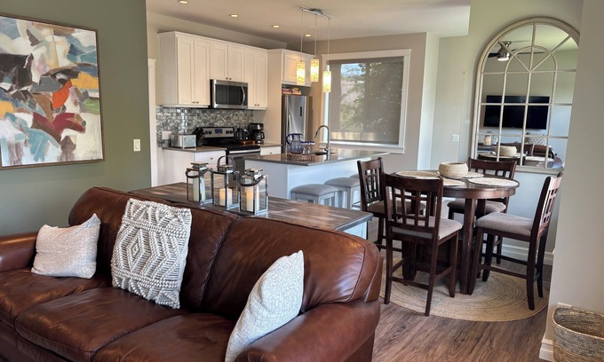 Glenmore House | Stylish 2-Bed Modern Home: Private Backyard, Deck & Patio, Short Ride to Lake