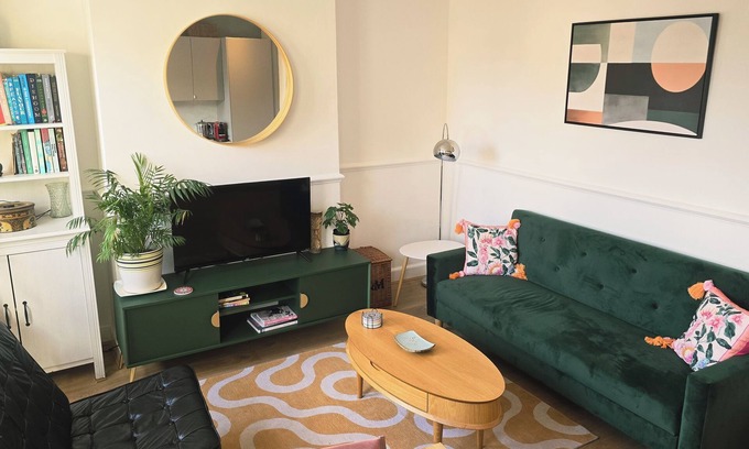 Peckham House | Stylish 2-bed Victorian flat near Central London