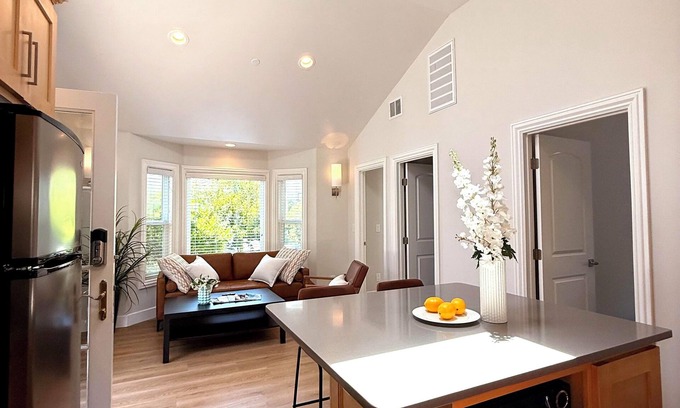 Cupertino House | Stylish 2-Bedroom ADU in Heart of Silicon Valley with AC