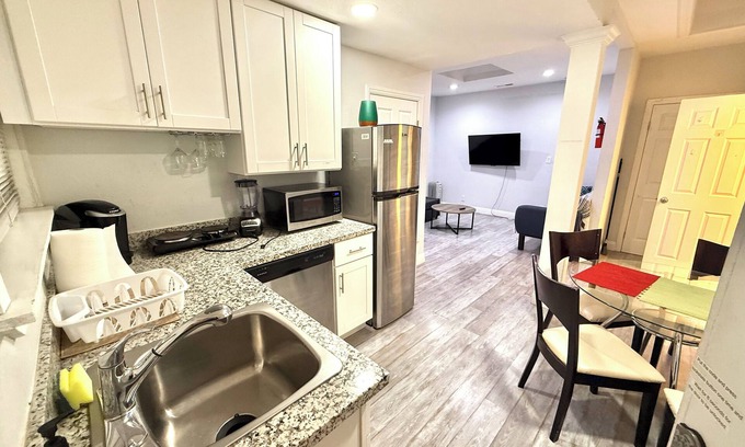 Rose Glen House | Stylish 2BR/2BA Retreat - SJC Downtown&Santana Row- Ideal for Travelers