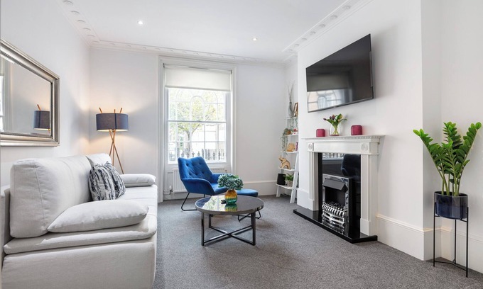 Kings Cross St. Pancras Apartment | Stylish 2BR APT w/Garden by St Pancras International