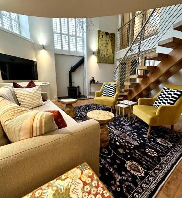 Bonnington Apartment | Stylish 2BR Central Edinburgh - Walk to Attraction