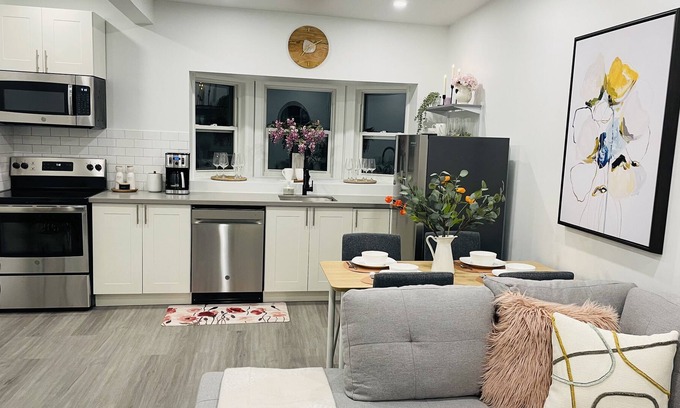 Hamilton Apartment | Stylish 3 BD/2BA in a quiet neighborhood