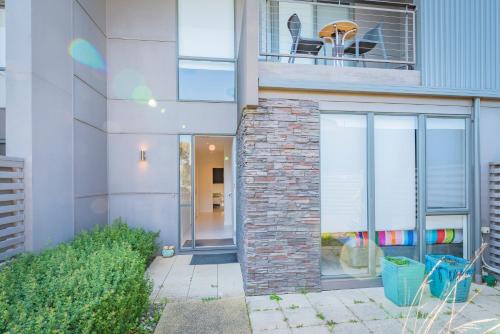 Torquay Apartment | Stylish 3 Bedroom Townhouse - Free Parking