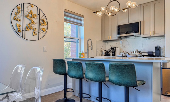 Powelton Village Apartment | Stylish 3BR Apt w/Laundry Near UPenn&Drexel