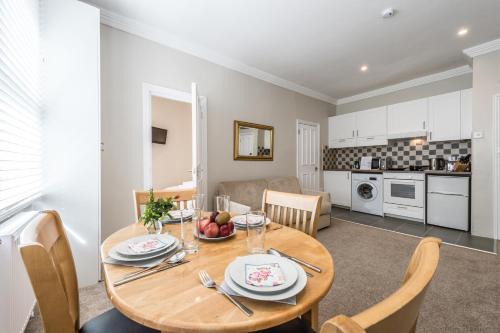 Brondesbury Park Apartment | Stylish apartment 12 minutes by tube from Oxford Street free WIFI and Ac