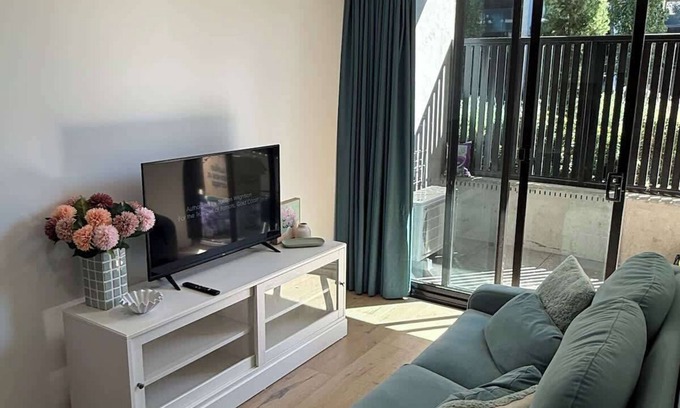 Reid Apartment | Stylish Apartment in Canberra CBD