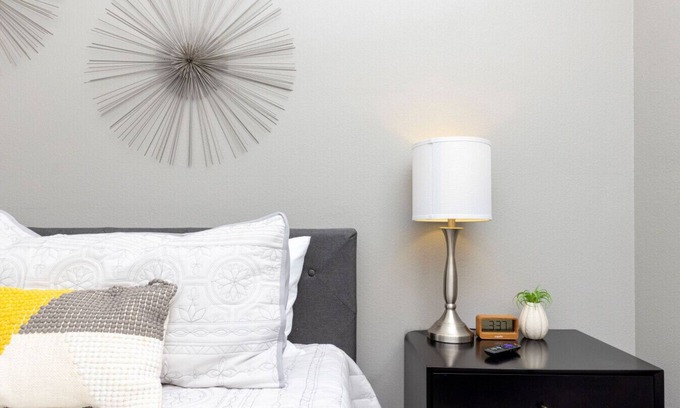 Downtown Little Rock Apartment | Stylish Apt | King Bed + Parking + Family Friendly