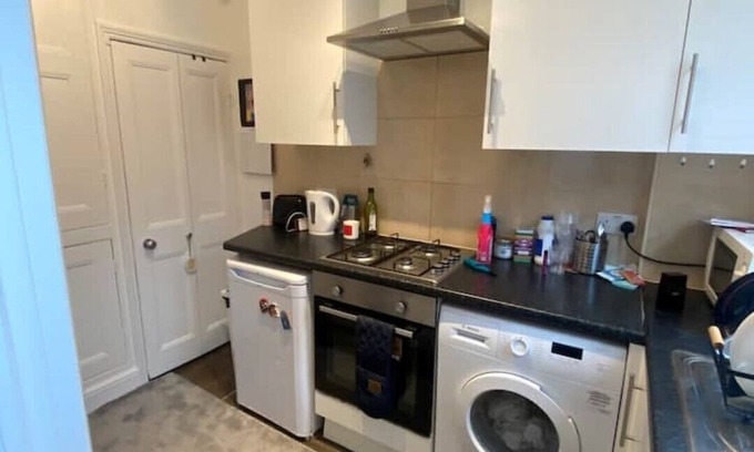 Leeds House | Stylish art house near leeds city centre