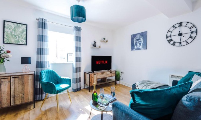 Chester Apartment | Stylish Chester City Centre apartment by 53 Degrees Property, Ideal for Couples & Business Professionals - Sleeps 4