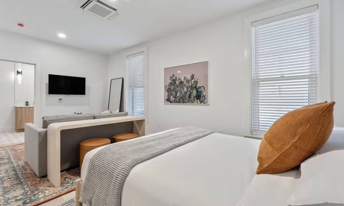 Main - Military Plaza Hotel | Stylish City Getaway w/Modern Amenities – Easy Access to San Antonio Sights