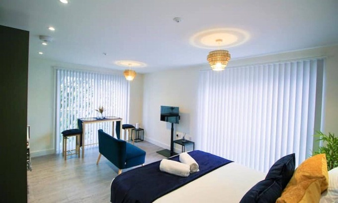 Hemel Hempstead Apartment | Stylish & Clean Studio | Hemel Town Centre