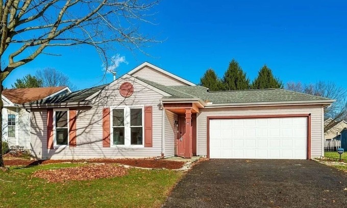 Reynoldsburg House | Stylish, comfortable 1st floor living and 2 lower level Bedrooms