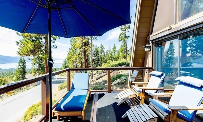 Incline Village Cottage | Stylish dog-friendly retreat with lake views, fireplace, & near Tahoe skiing.