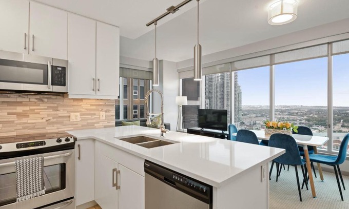 Victoria Park Apartment | Stylish Downtown Condos by GLOBALSTAY