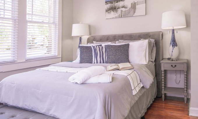 Greenville Downtown Apartment | Stylish Downtown Greenville Apartmentn1 Block Off Main Street