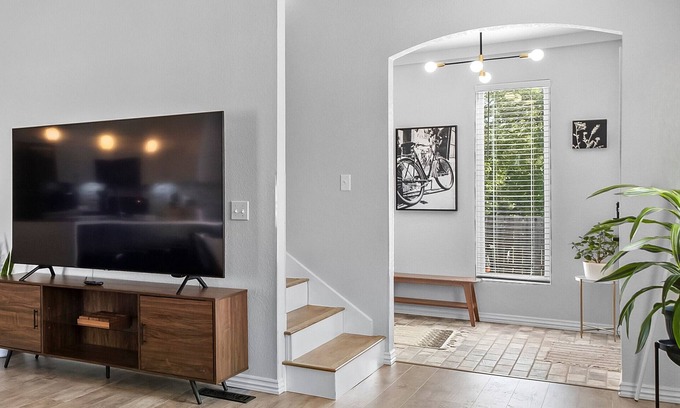 Rogers House | Stylish Downtown Rogers Home Near Everything NWA!
