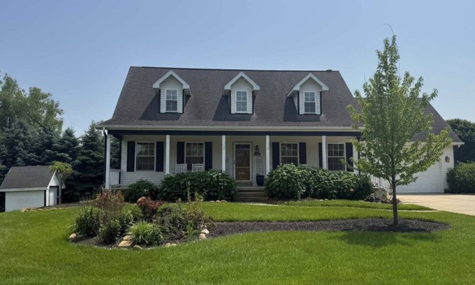 Zenda House | Stylish Family Home in Lake Geneva