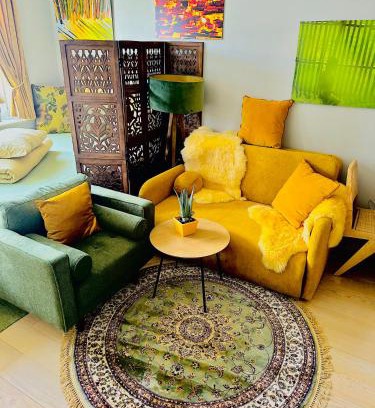 Alesund Apartment | Stylish free parking Studio central with balcony