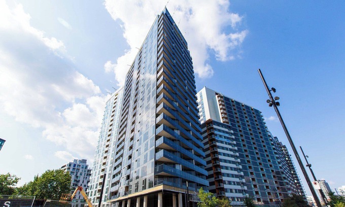 Griffintown Condo | Stylish Griffintown Condo in Trendy District