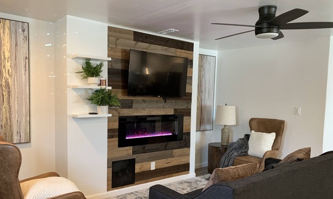 North Versailles Apartment | Stylish Home on the East side of Pittsburgh.