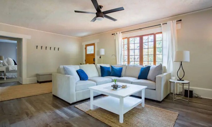 Mississippi District House | Stylish House, Mississippi Neighborhood