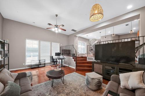 Shady Acres House | Stylish Houston Heights House townhouse