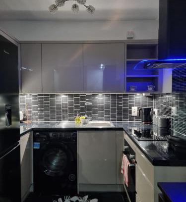 Bow Apartment | Stylish London Apartment & Free Parking