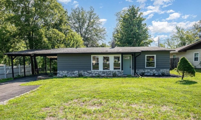 Loveland House | Stylish Loveland Retreat - Walk to Downtown