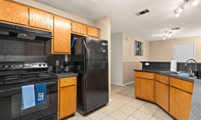 Killeen House | Stylish Modern 2BR/2BA - Spacious & comfy