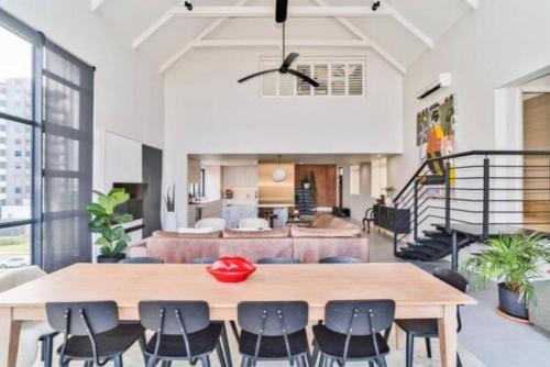 Durban Point Apartment | Stylish & New 4 Bedroom Point Waterfront Penthouse