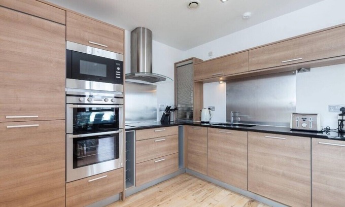 Newhaven Apartment | Stylish Penthouse Suite