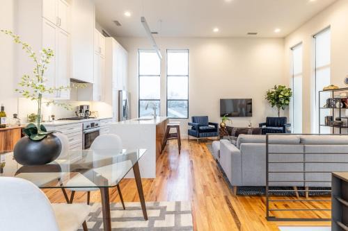 Knox - Henderson House | Stylish & Perfectly Located Luxury 2-Bed Townhome