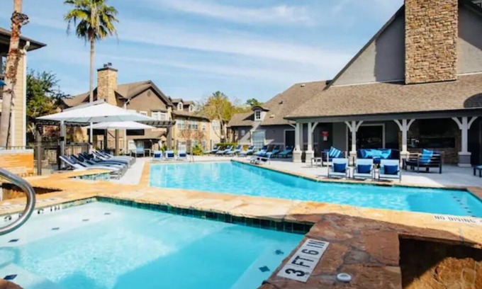 Grogan's Mill Apartment | Stylish retreat in the woodlands pet friendly
