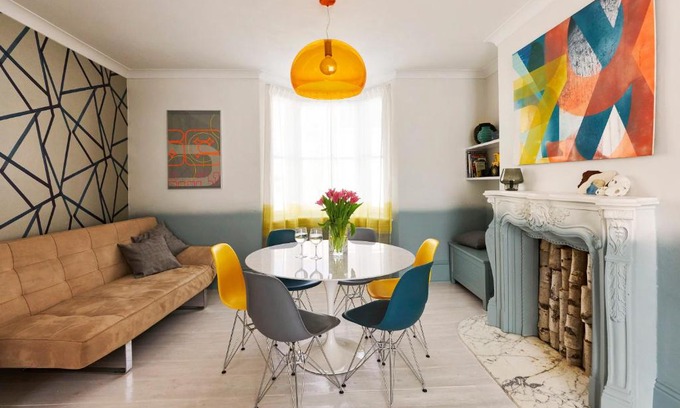 Hove Apartment | Stylish Seaside Maisonette - 200m to Beach