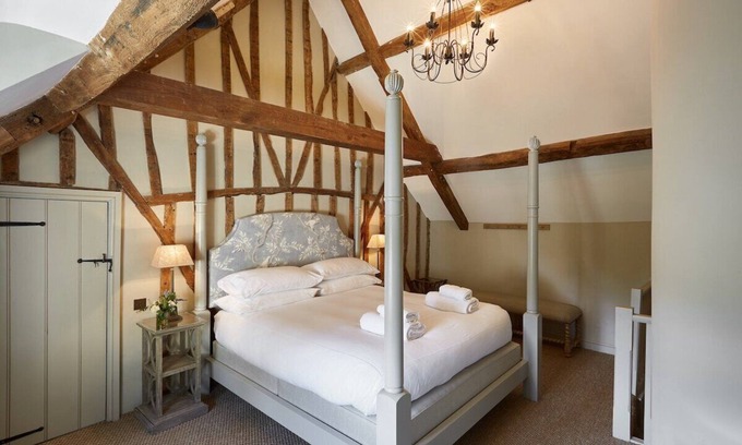 Southrop Cottage | Stylish Southrop Stay | Boutique Countryside Base