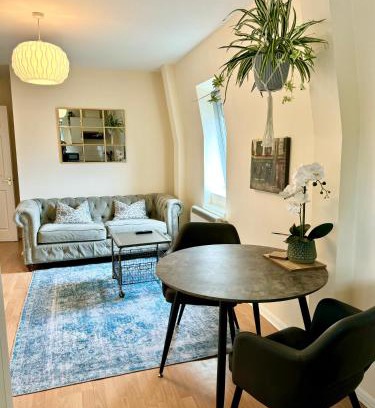 Carterton Apartment | Stylish spacious 1 bed flat