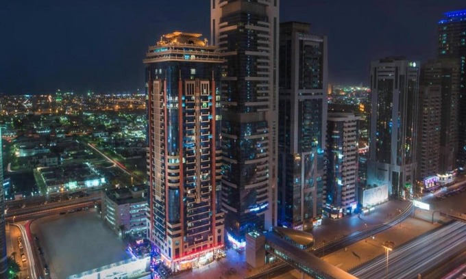 Sheikh Zayed Road House | Stylish Stay in Central Dubai
